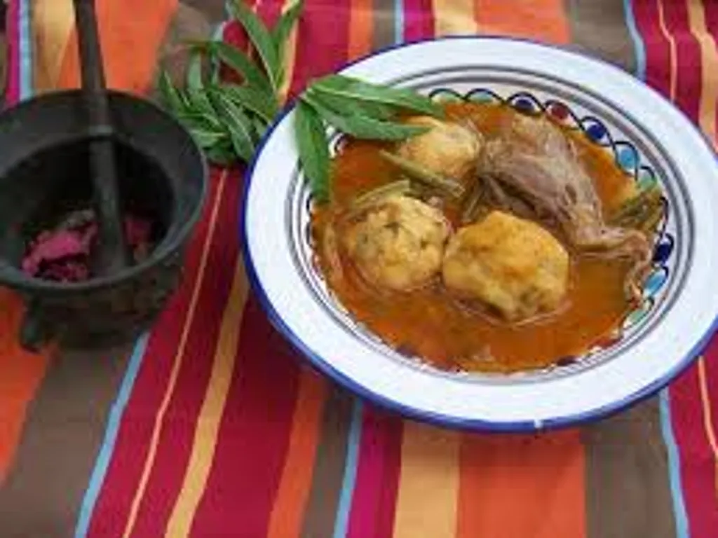 azbane ( boulettes de semoule parfumées et bouillon aux légumes et à la viande)