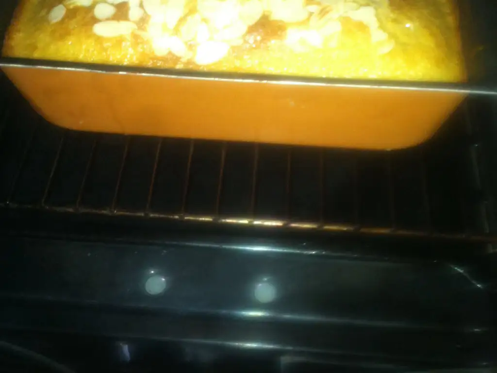 gâteau rapide au yaourt, mirabelles et amandes