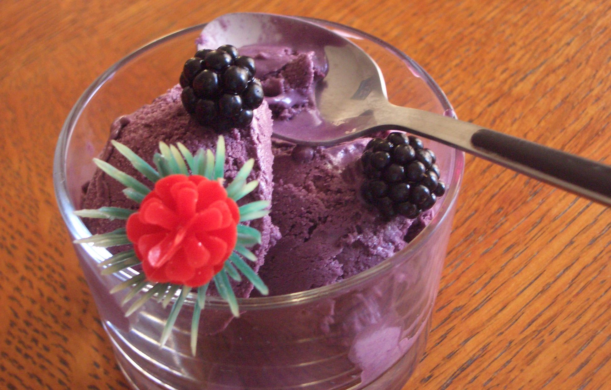 Glace à la mûre sans sorbetière : Recette de Glace à la mûre sans