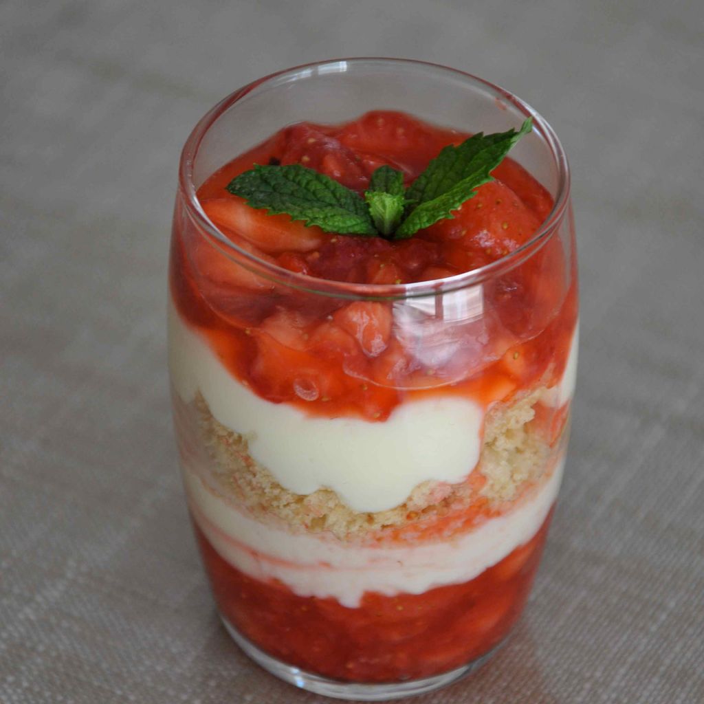 Verrine de fraises aux spéculoos : Recette de Verrine de fraises