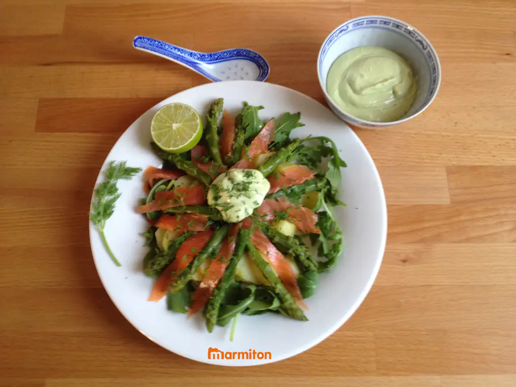 délice au saumon fumé, roquette, et asperges vertes