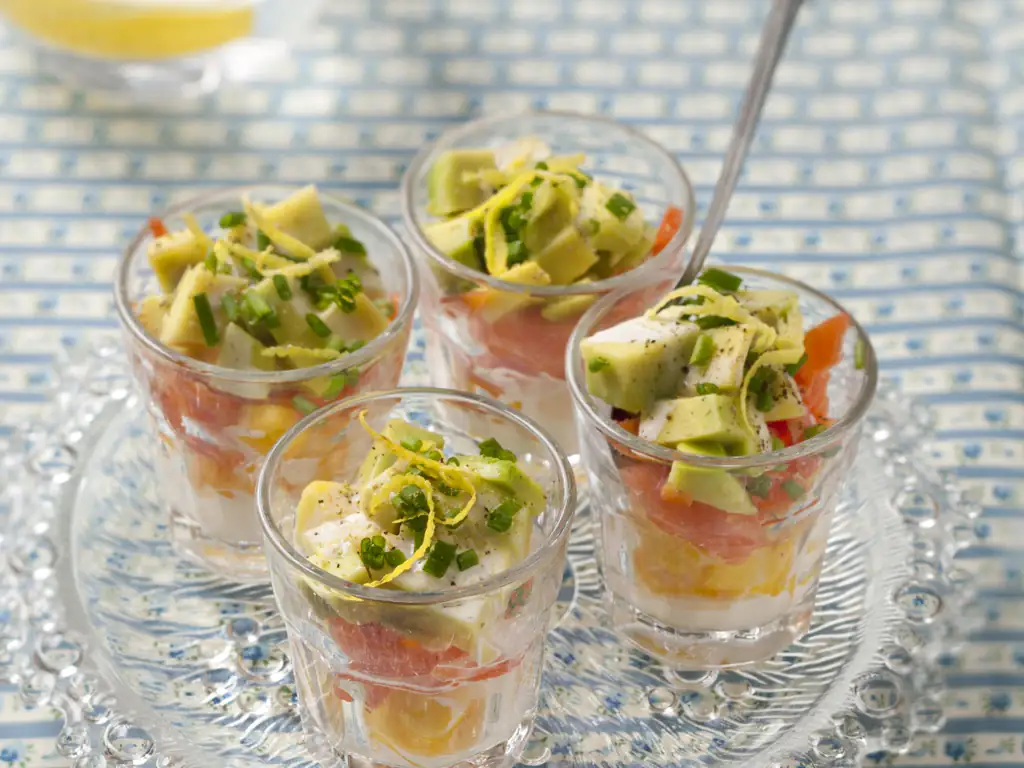 verres avocat, saumon, mangue