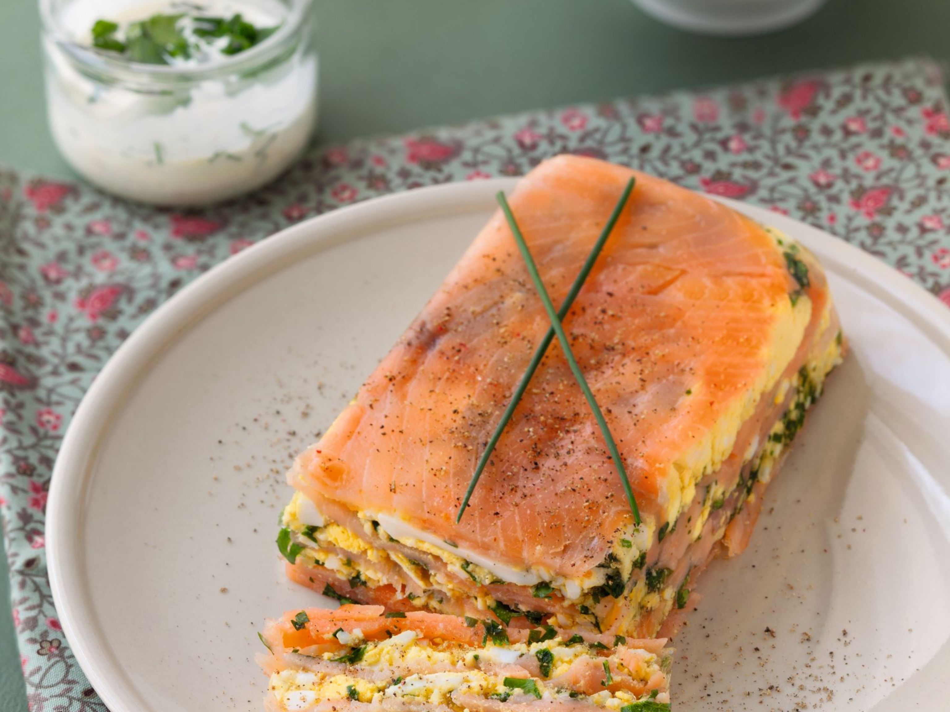 Terrine de saumon et oeufs en gelée Recette de Terrine de saumon et