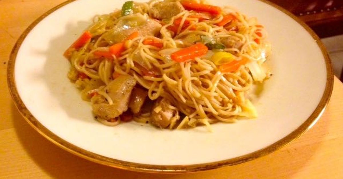 Nouilles chinoises sautées au poulet mariné : recette de Nouilles