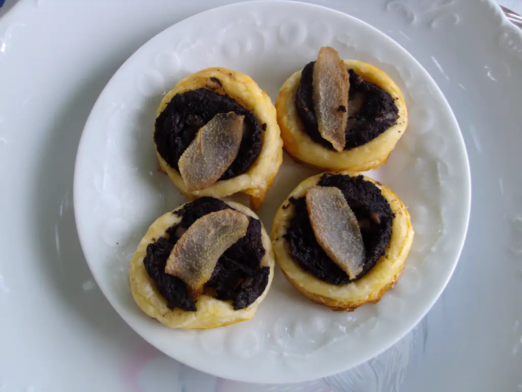 petits feuilletés au boudin