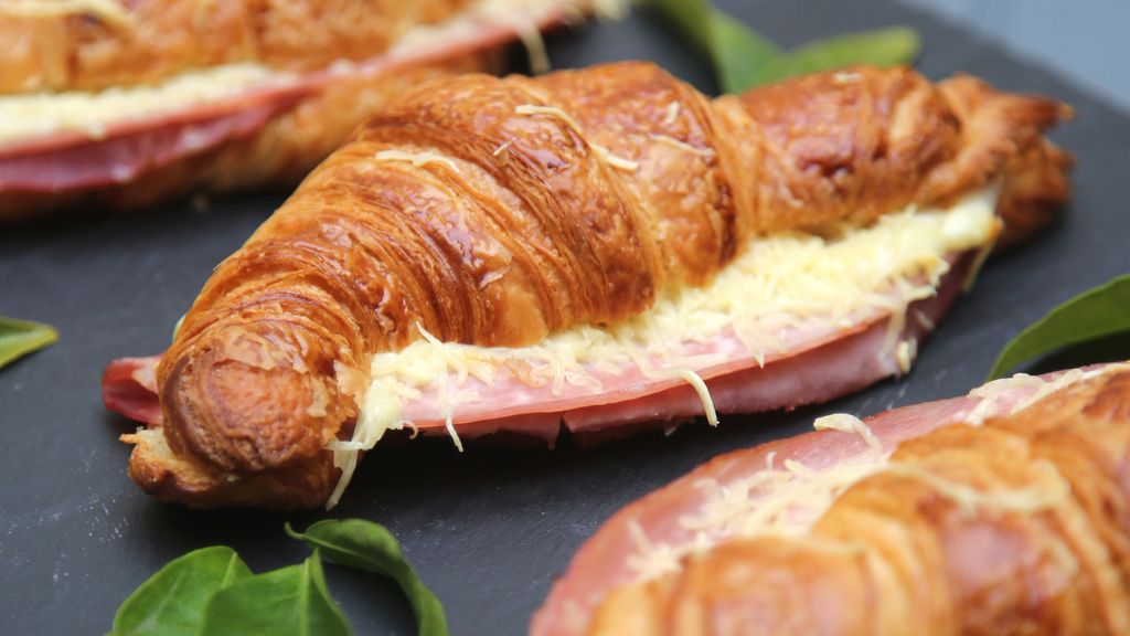 Croissant au jambon fromage-image