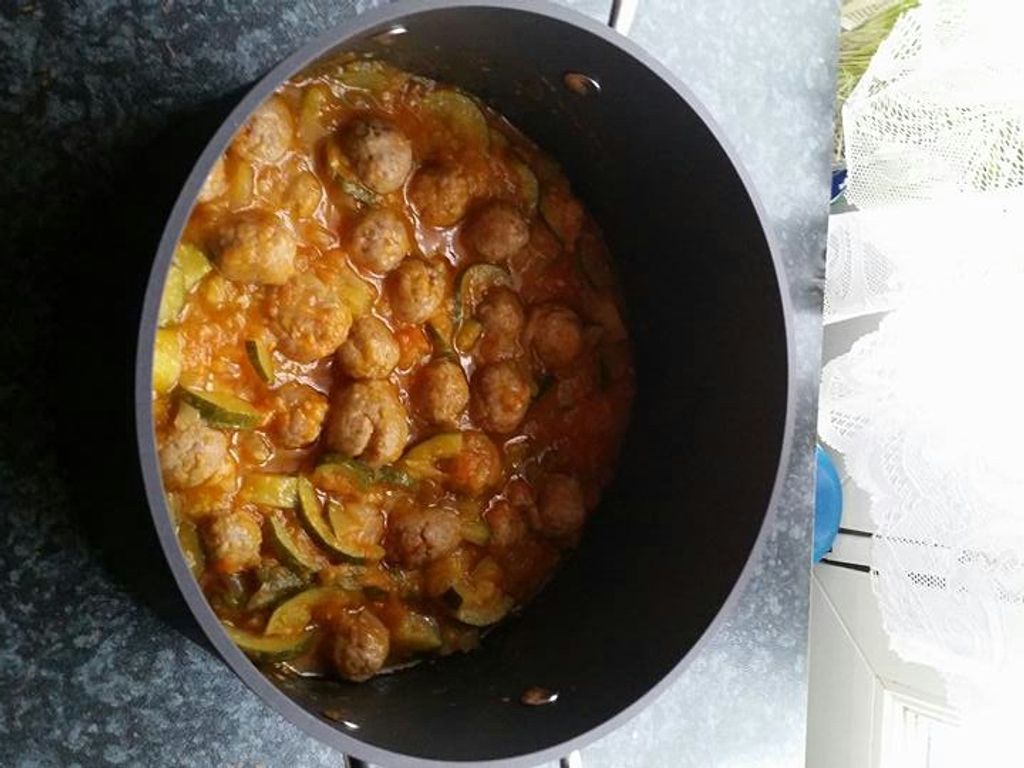 Petites Boulettes De Chair A Saucisses A La Fondue De Tomate