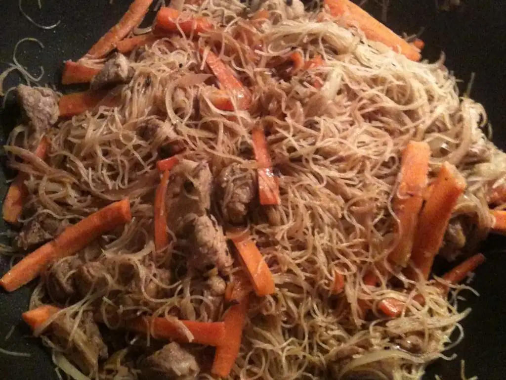 sauté de porc vermicels et légumes au wok