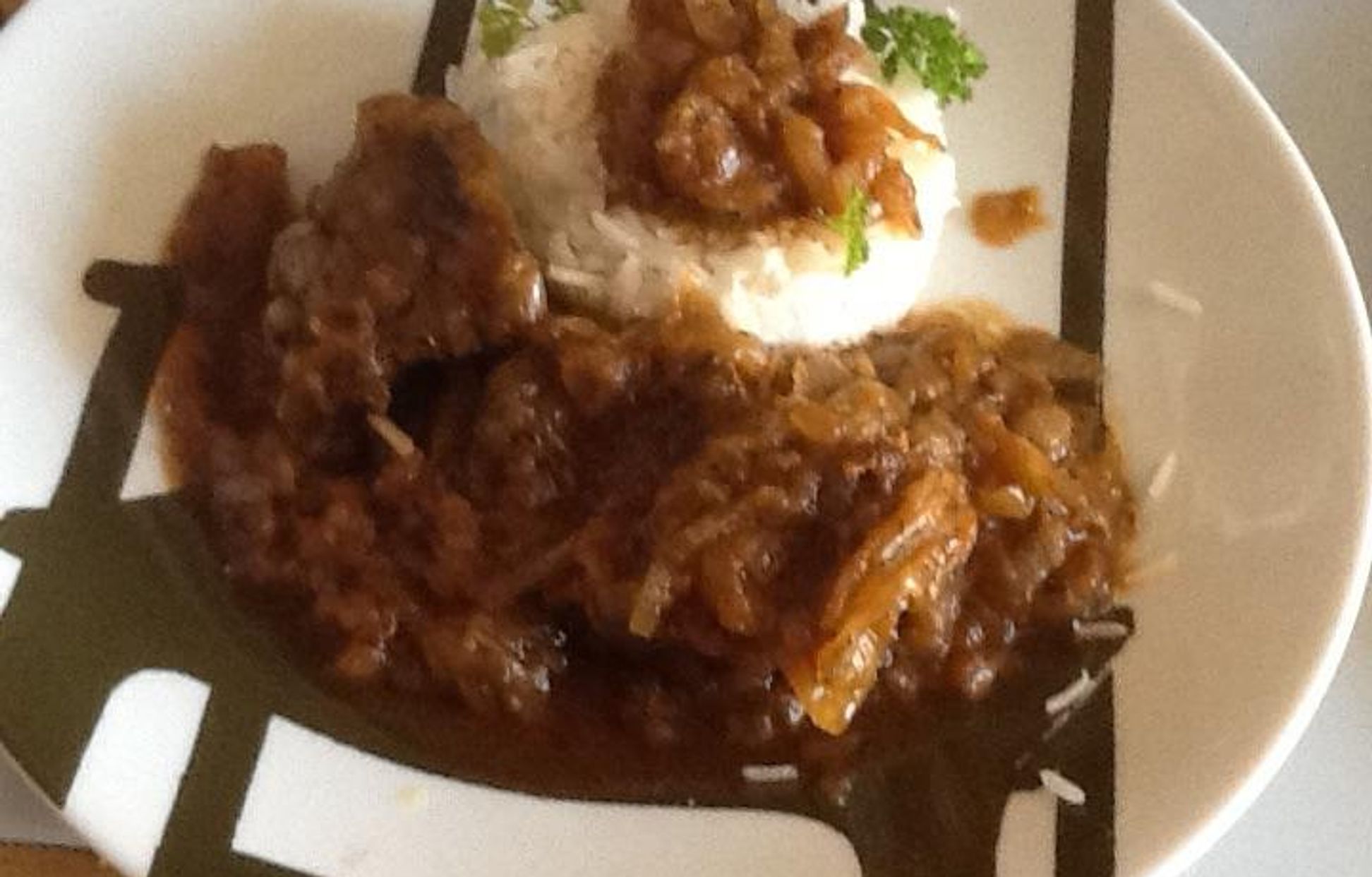 Joue de boeuf aux oignons Recette de Joue de boeuf aux oignons Marmiton