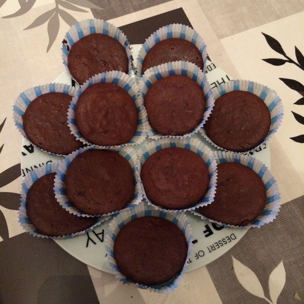 Petits gâteaux moelleux au chocolat noir, sans gluten - Youmiam