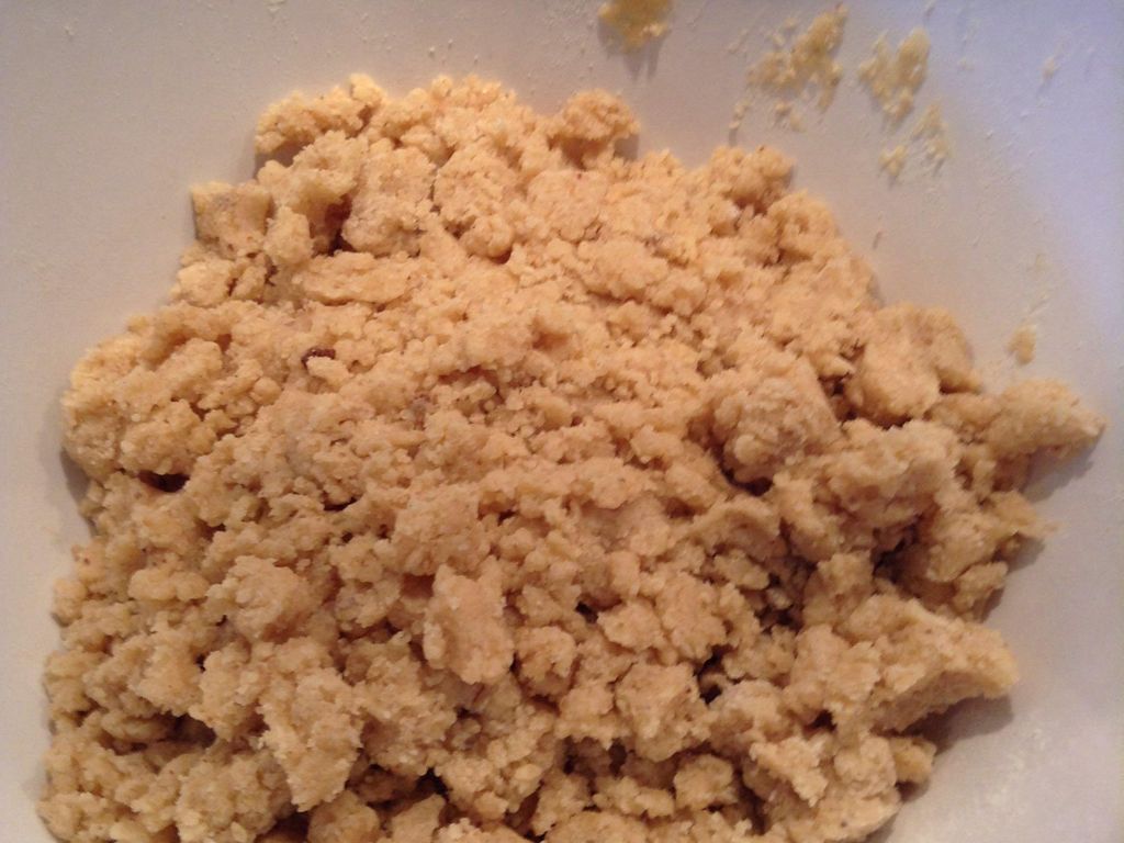Pâte à crumble sucrée : Recette de Pâte à crumble sucrée - Marmiton