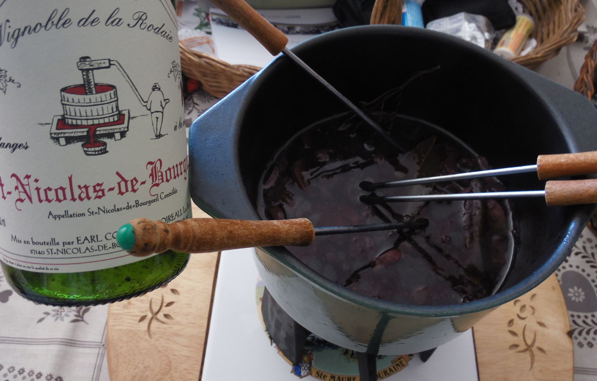 Fondue au vin rouge Recette de Fondue au vin rouge Marmiton