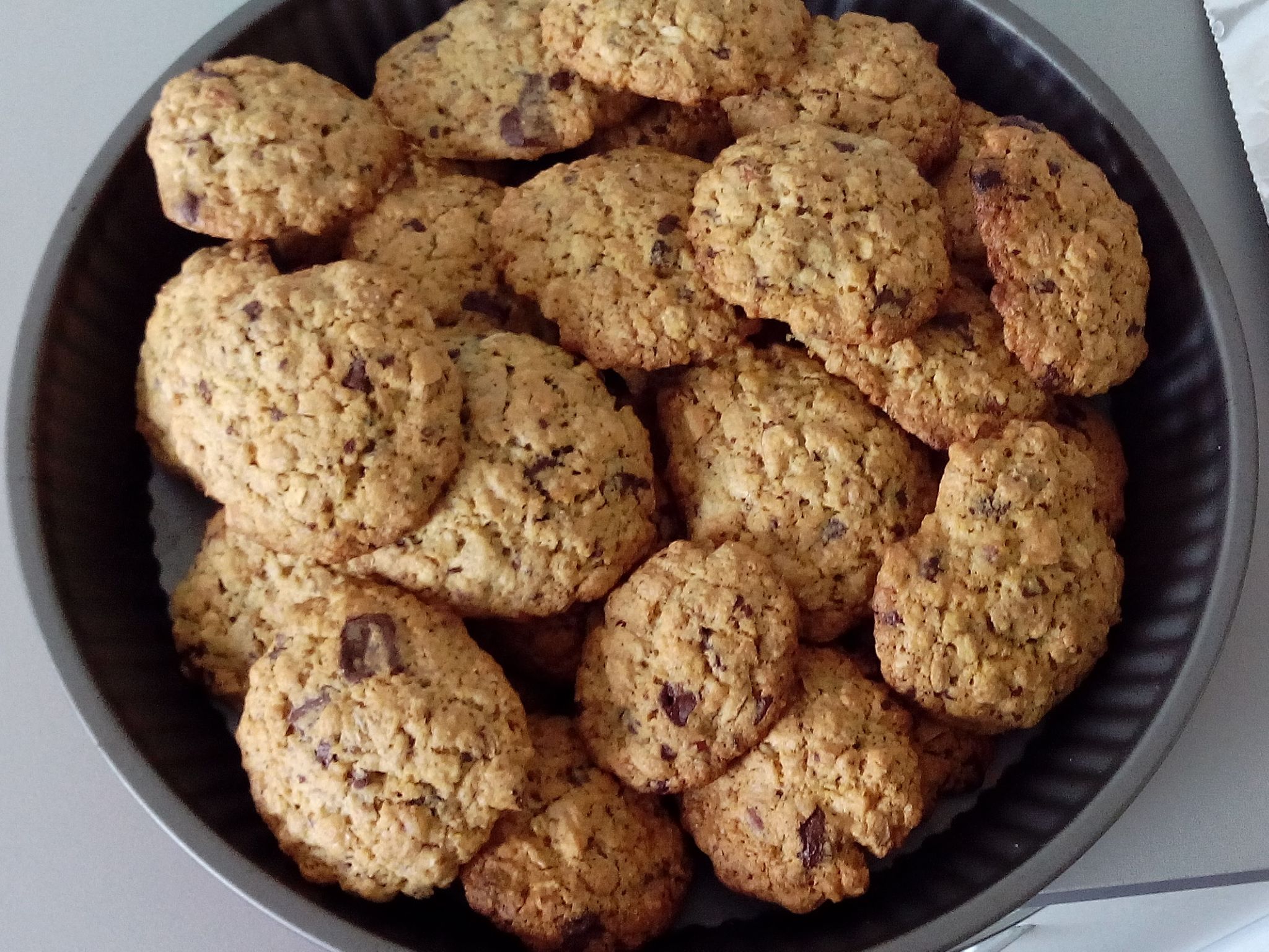 Cookies Aux Flocons D'avoine, Amandes, Noisettes Et Pépites De Chocolat ...