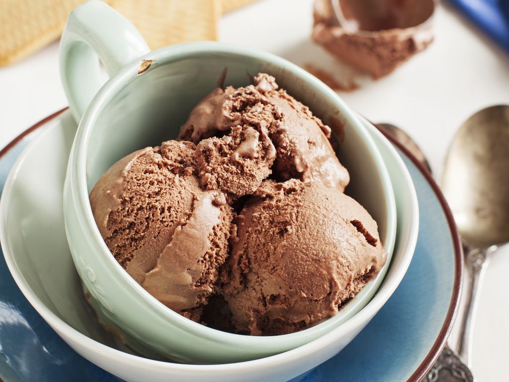 Crème glacée au chocolat : Recette de Crème glacée au chocolat