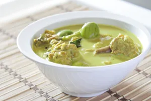 Curry vert de poulet au lait de coco - Youmiam