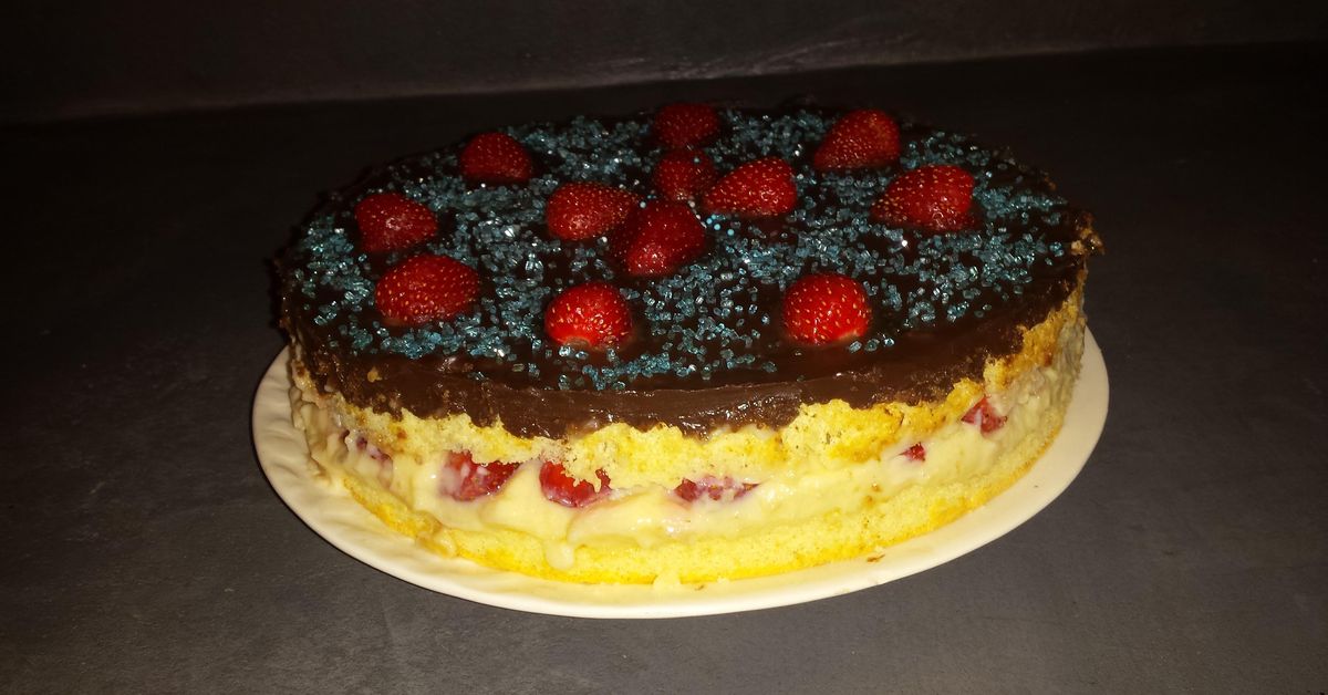 Gateau D Anniversaire Aux Fraises Recette De Gateau D Anniversaire Aux Fraises