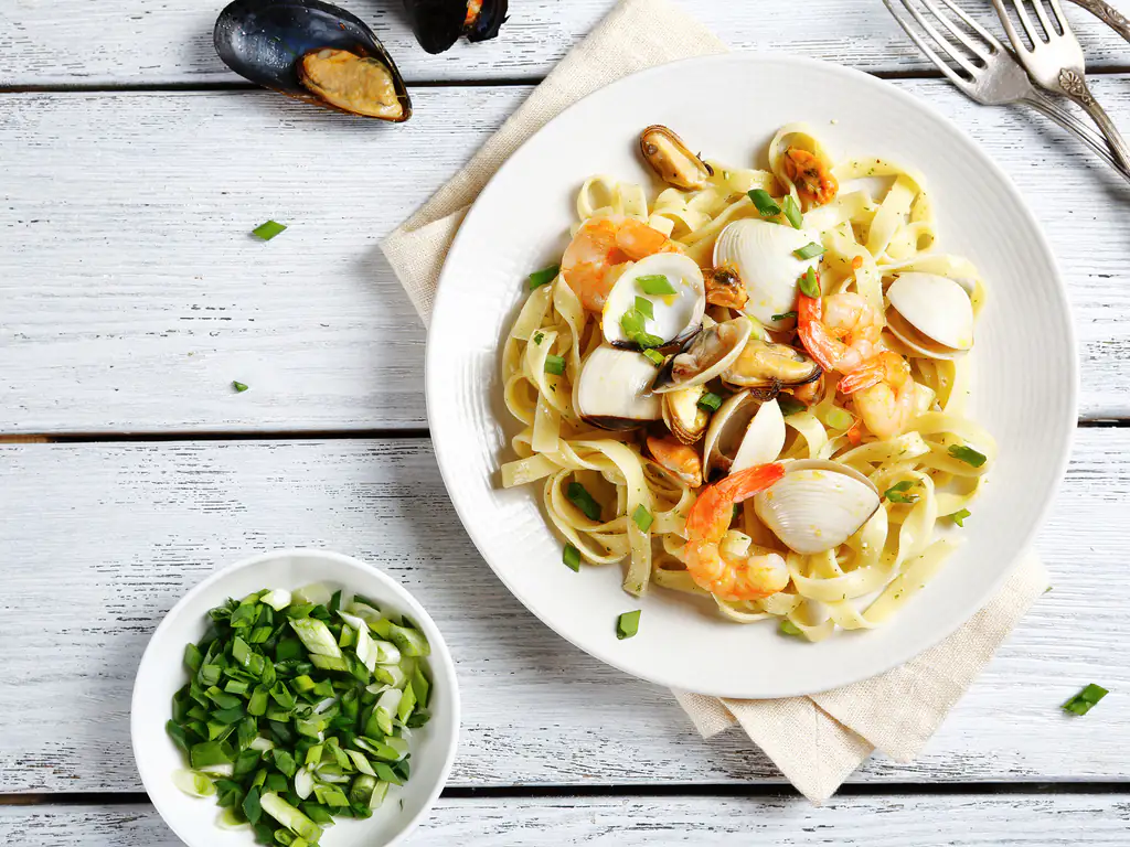 tagliatelles aux fruits de mer et crème safranée