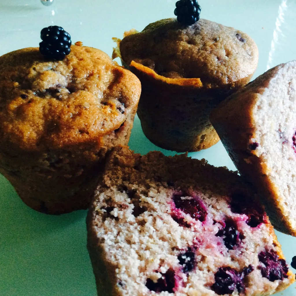 Muffins aux mûres très faciles : Recette de Muffins aux mûres très faciles