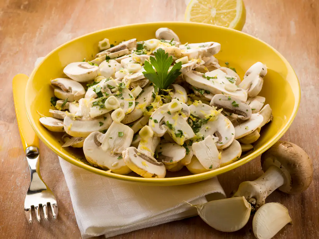 salade de champignons crus au yaourt