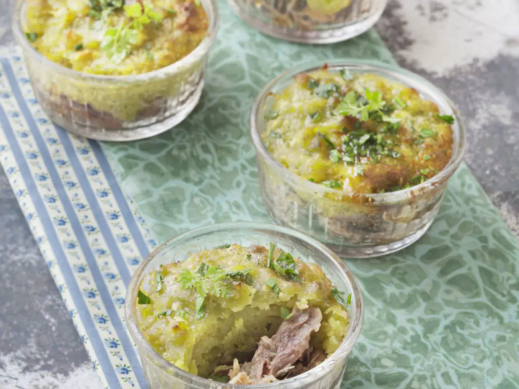 confit de canard à la purée de pois cassés