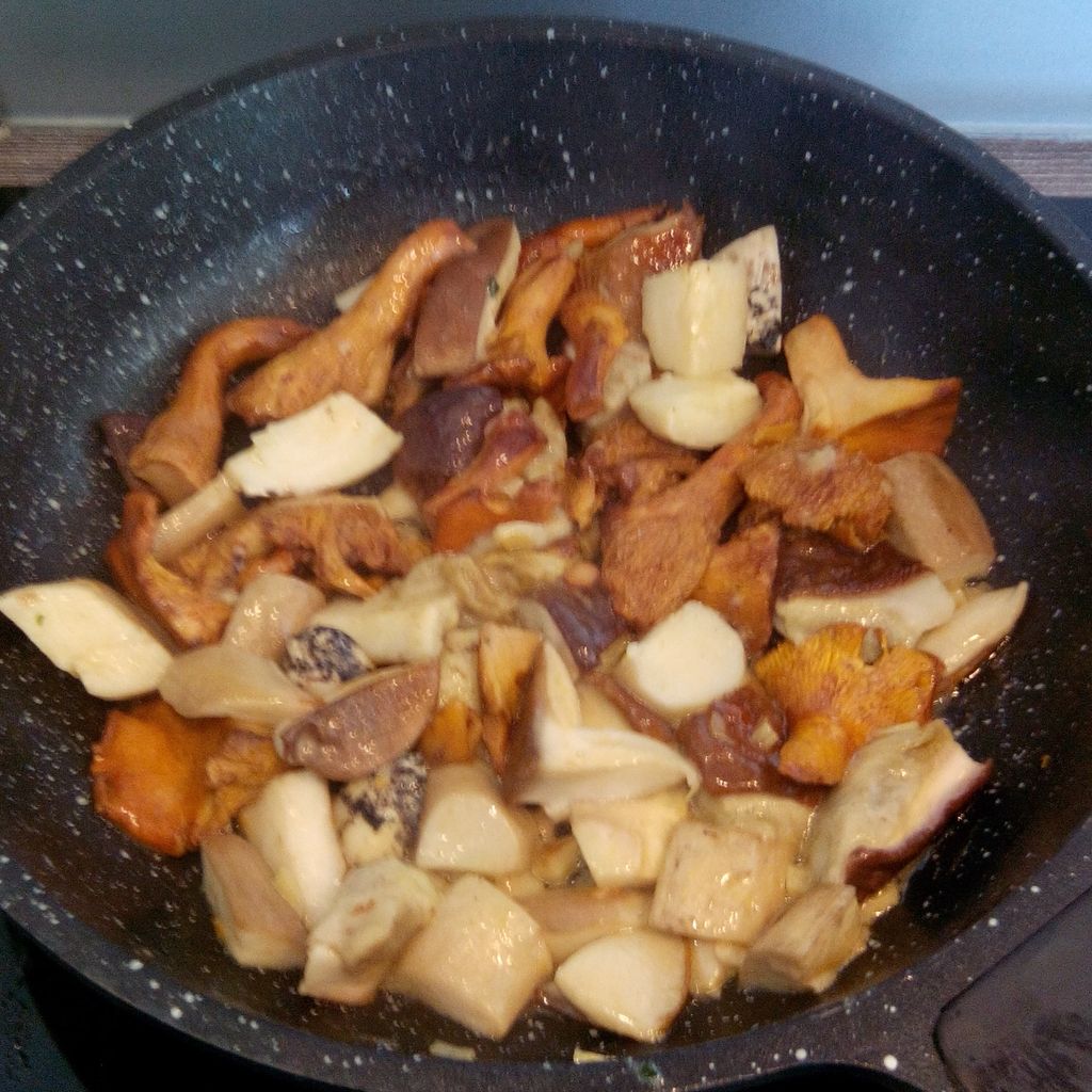 Omelette Aux Girolles Ail Et Persil Recette De Omelette Aux Girolles Ail Et Persil