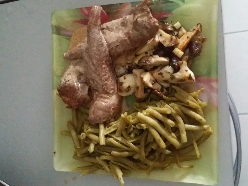 aiguillettes de canard au paprika et poêlée de cèpes