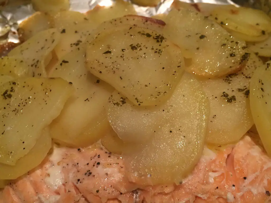 poissons en papillote aux pommes de terre