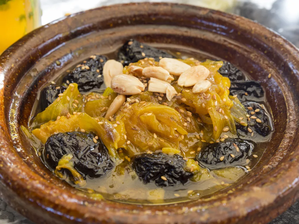 tajine de boeuf aux pruneaux et amandes