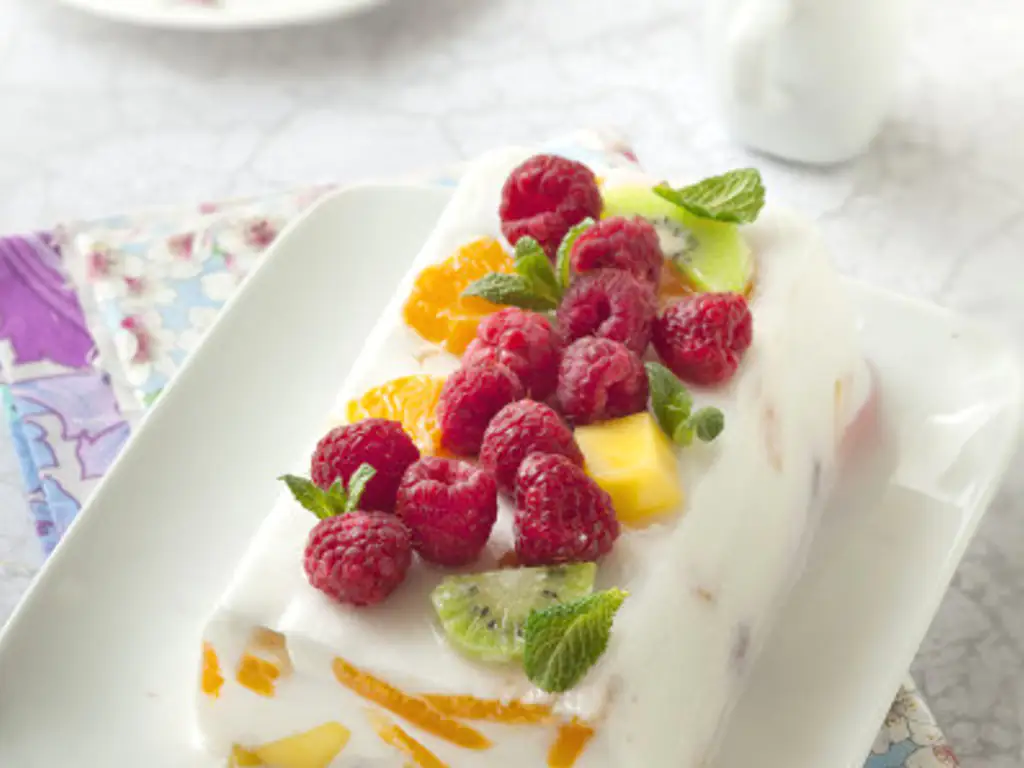 gelée à la noix de coco et aux fruits variés