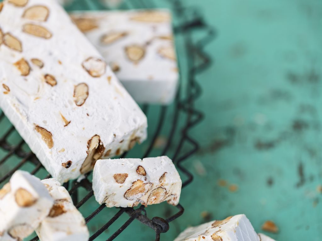Nougat noir : Recette de Nougat noir - Marmiton