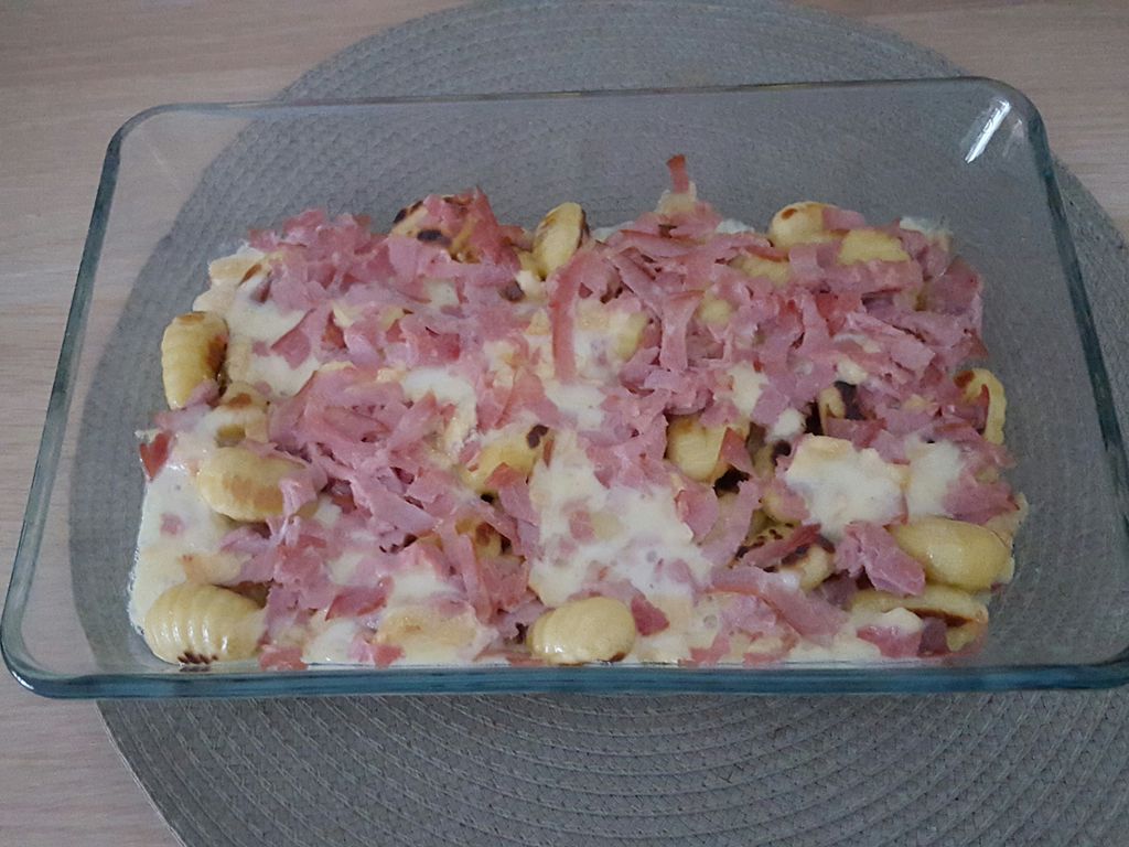Gnocchis sauce bacon Recette de Gnocchis sauce bacon Marmiton