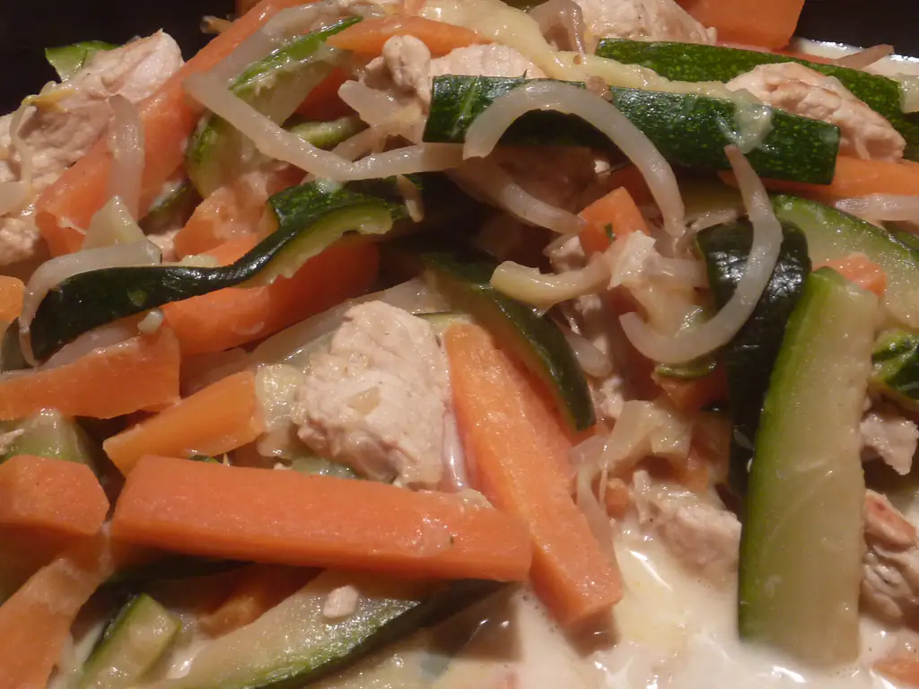 curry de dinde carottes courgettes et soja
