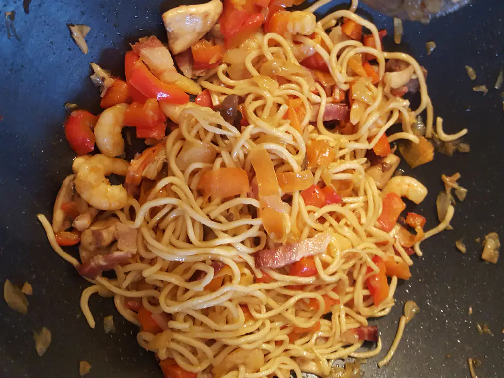 nouilles chinoises aux lardons fumés
