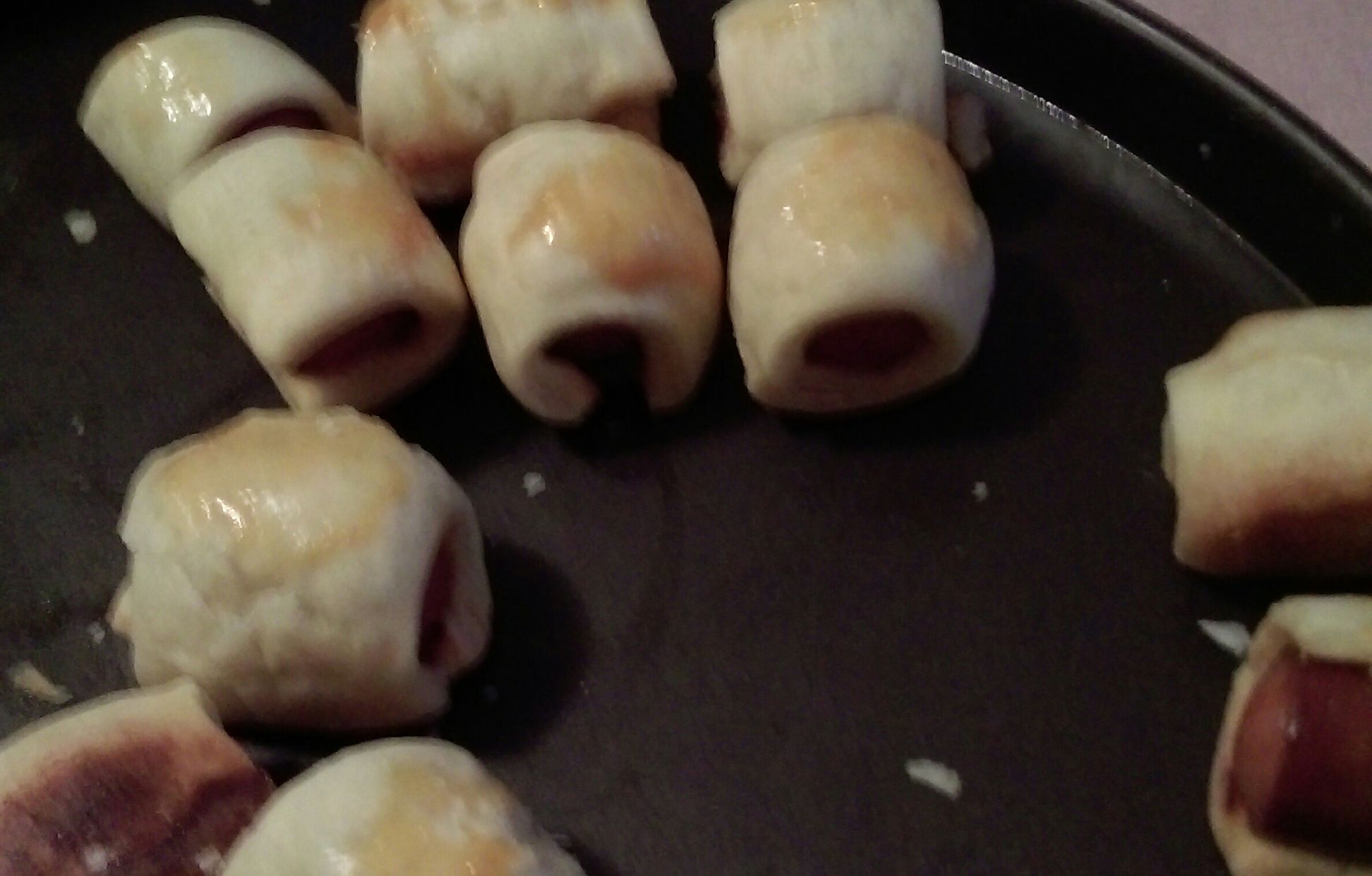 Feuilletés à la knacki Recette de Feuilletés à la knacki Marmiton