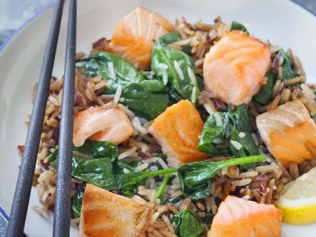 wok de saumon aux épinards frais
