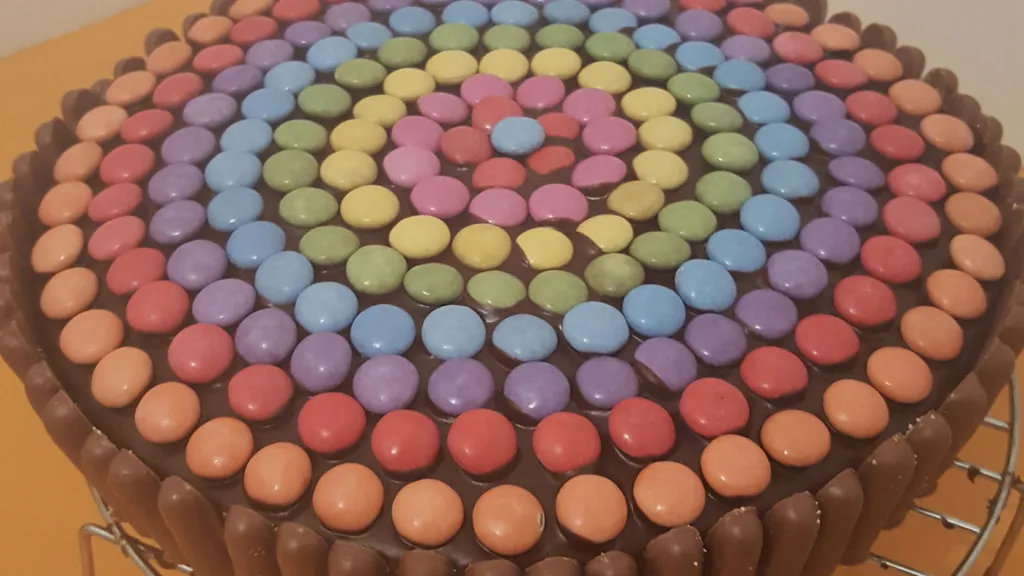 Gateau Anniversaire Smarties Recette De Gateau Anniversaire Smarties