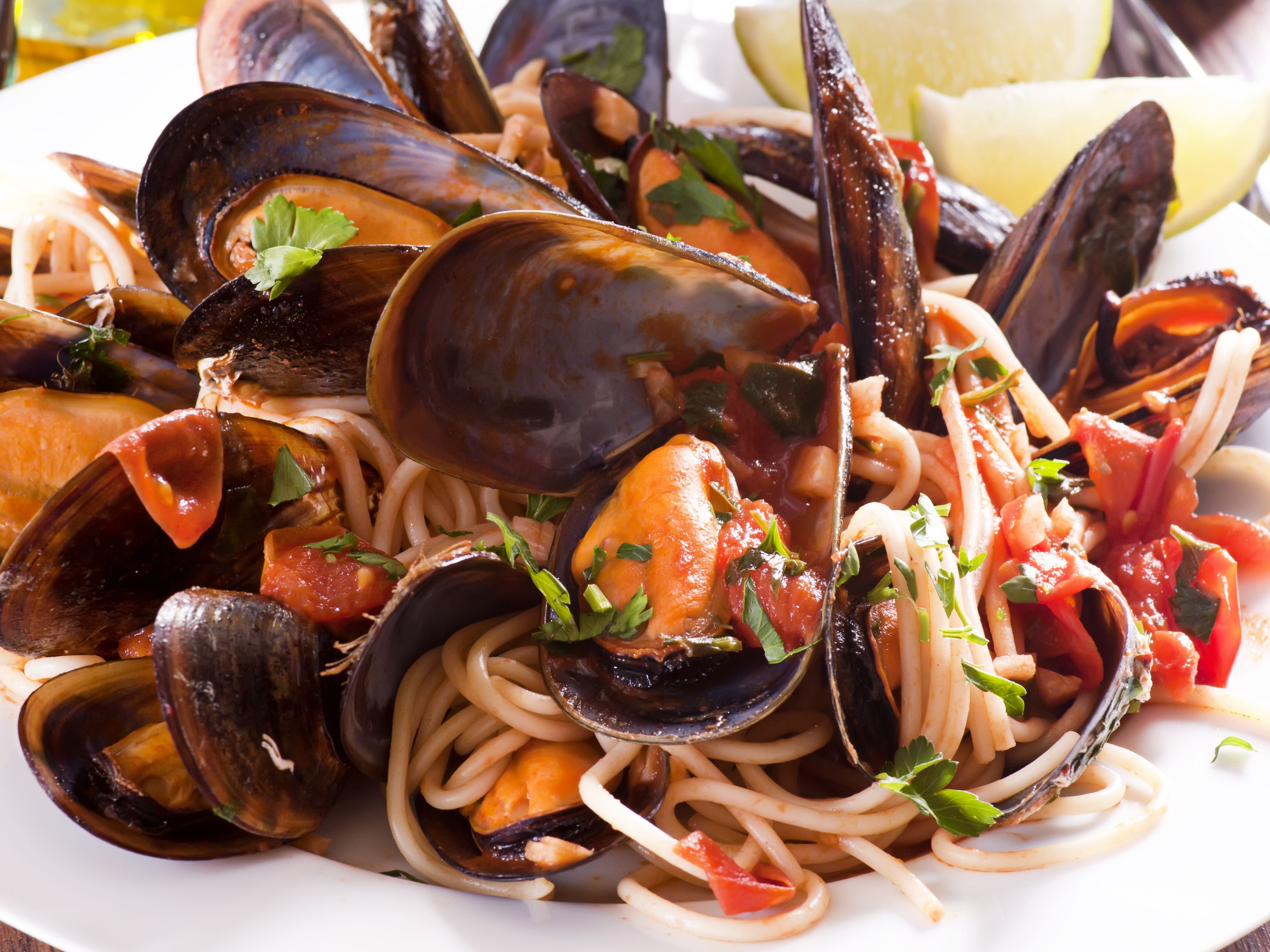 Moules aux poivrons au wok : Recette de Moules aux poivrons au wok