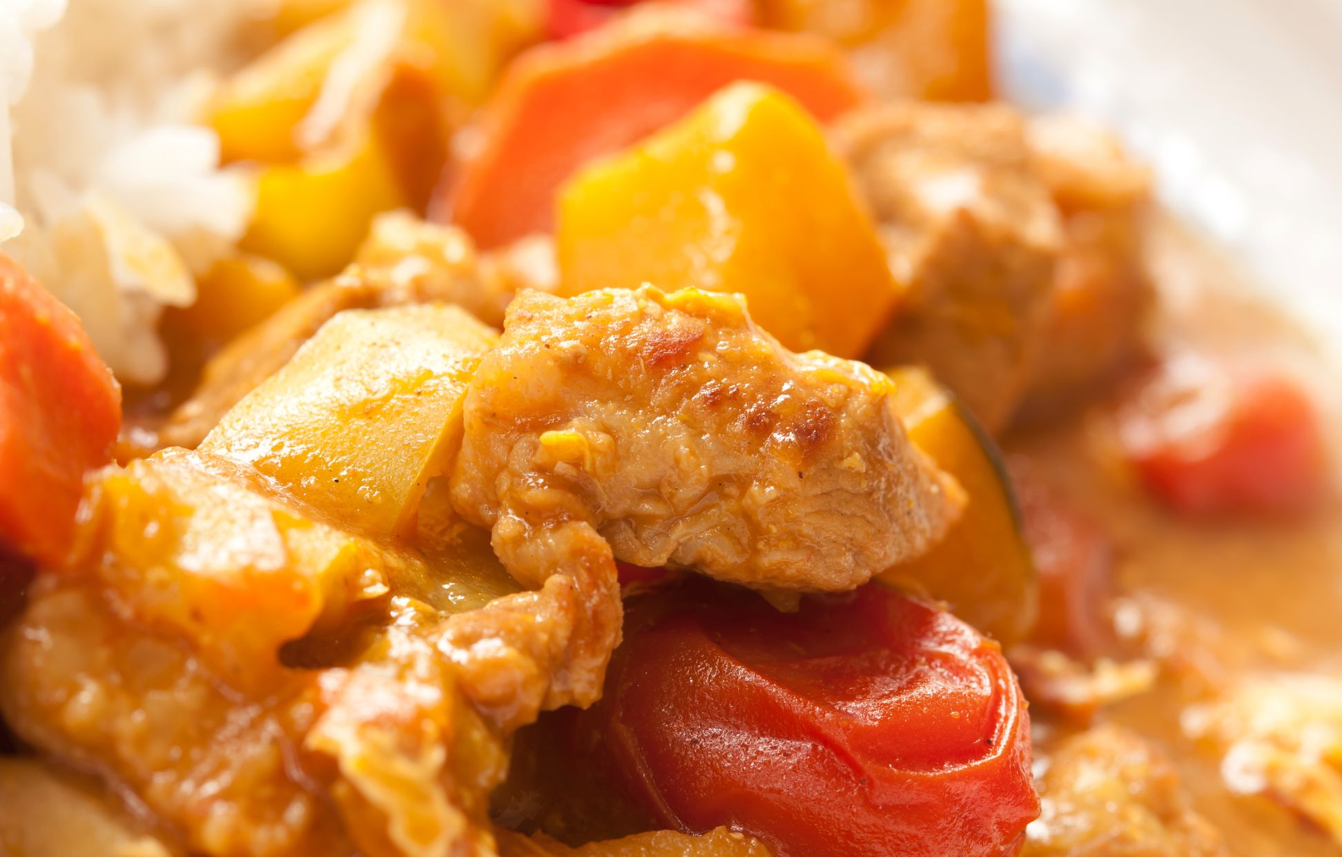 Porc au curry et tomate : Recette de Porc au curry et tomate - Marmiton