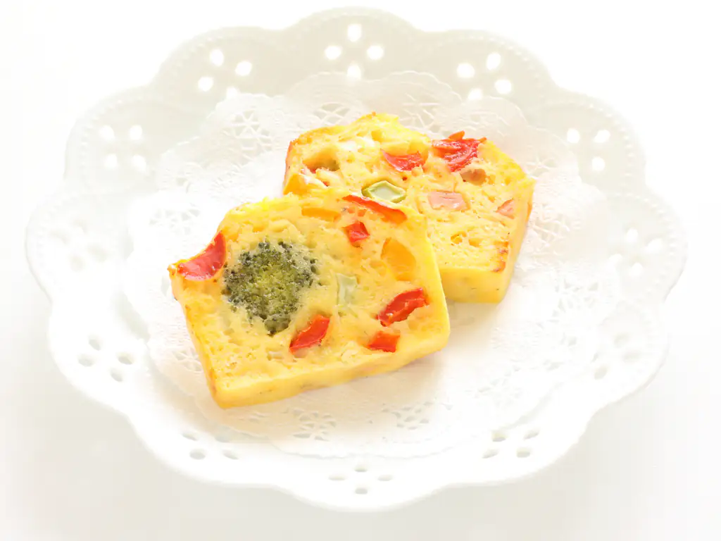 cake aux légumes et aux saucisses
