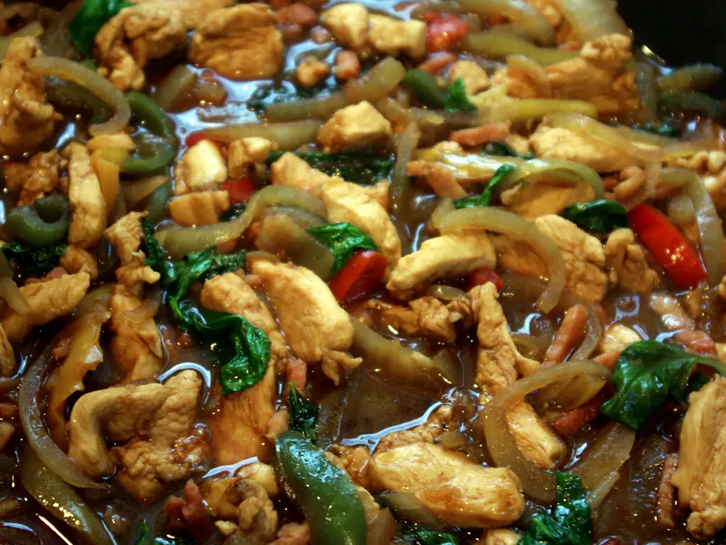 emincé de poulet au basilic (recette chinoise)