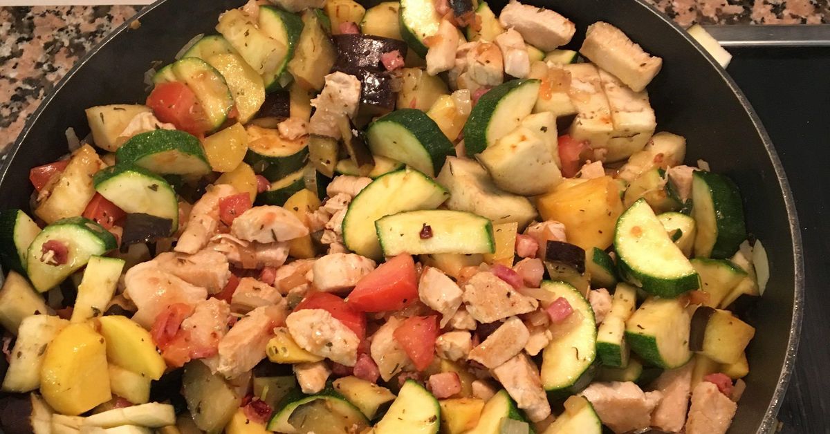 Poêlée mijotée de poulet aux légumes : recette de Poêlée mijotée de ...