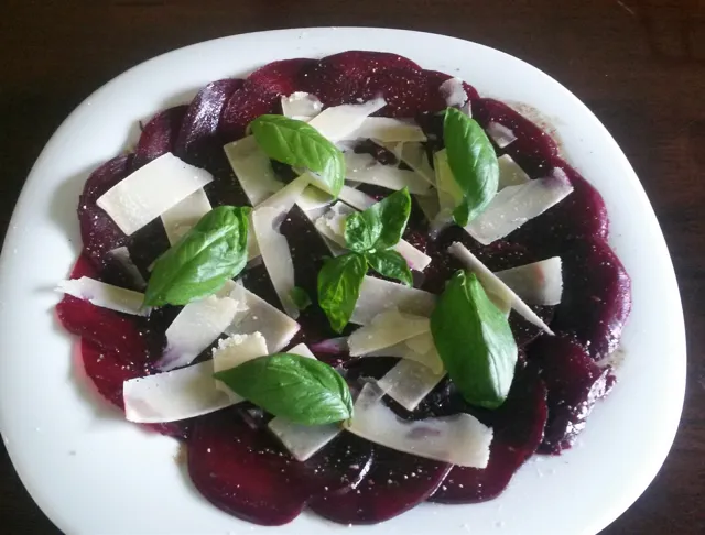 Carpaccio de betteraves rouges version Eva : recette de Carpaccio de ...