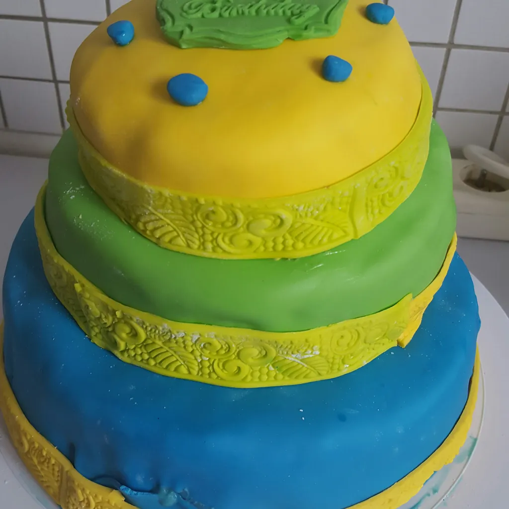 9 idées de Cake design boule  gateau anniversaire, gateau, beau gateau