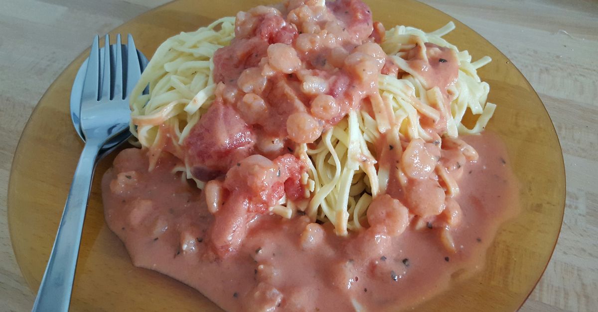 Pâtes aux crevettes et sauce tomate fraîche : recette de Pâtes aux