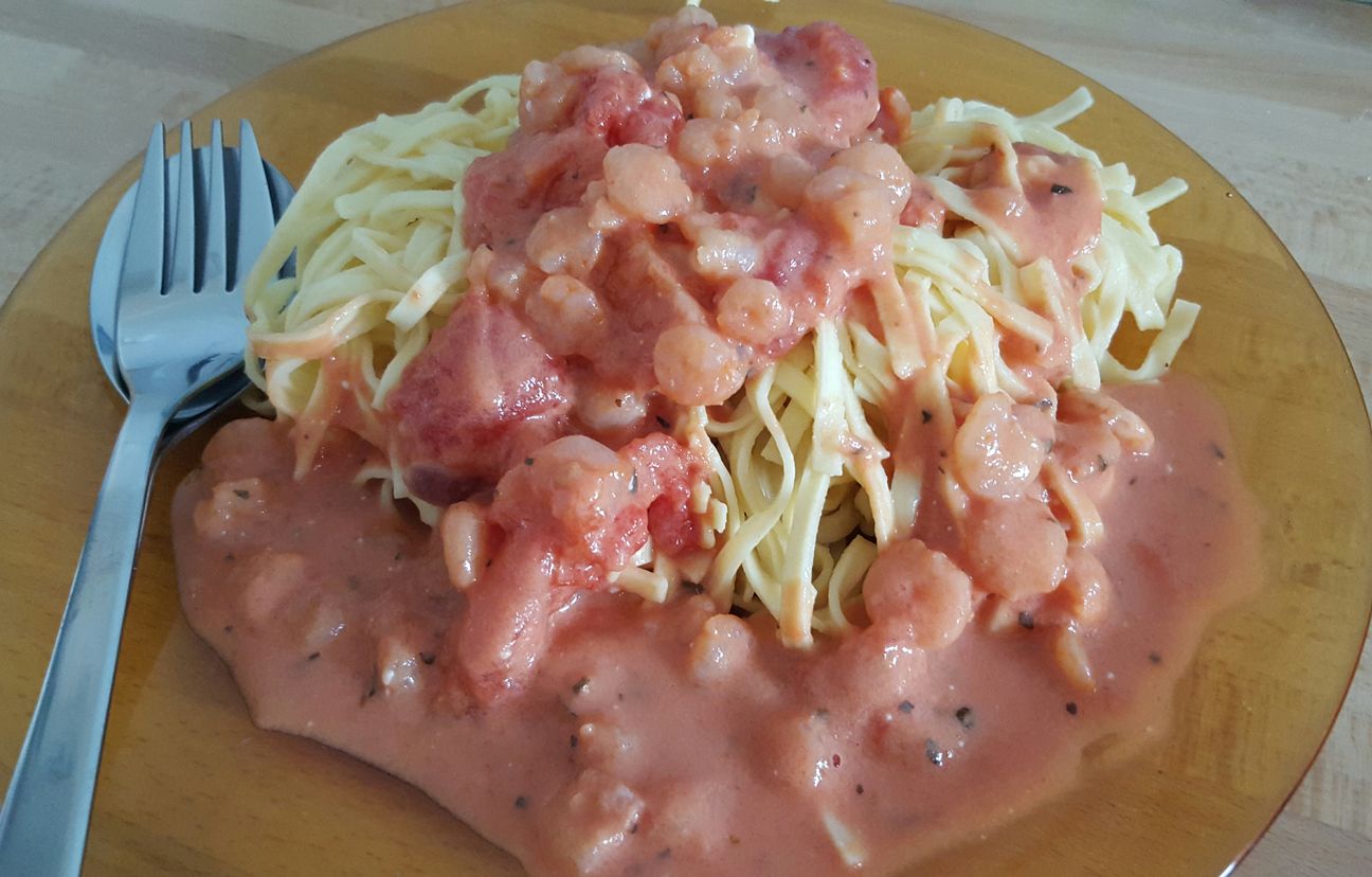 Pâtes aux crevettes et sauce tomate fraîche Recette de Pâtes aux