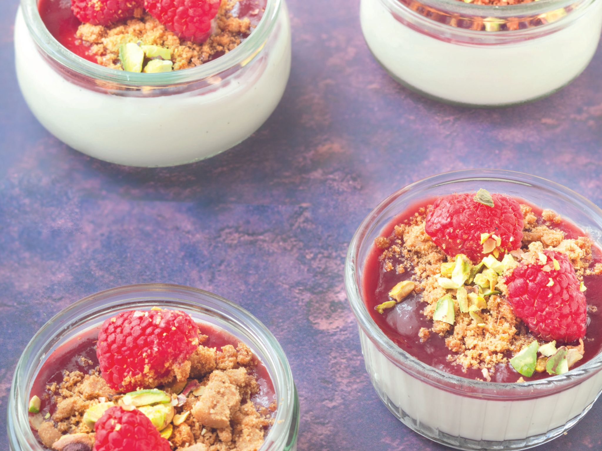 Panna cotta framboises et spéculoos Recette de Panna cotta framboises et spéculoos Marmiton