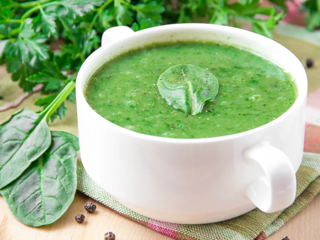 soupe d'épinards frais
