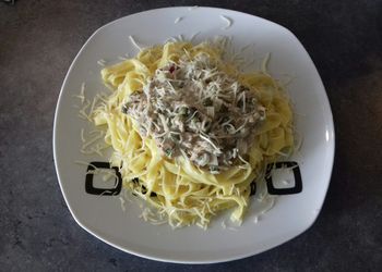 Tagliatelles à l'encre de seiche parfumées au gingembre et aux