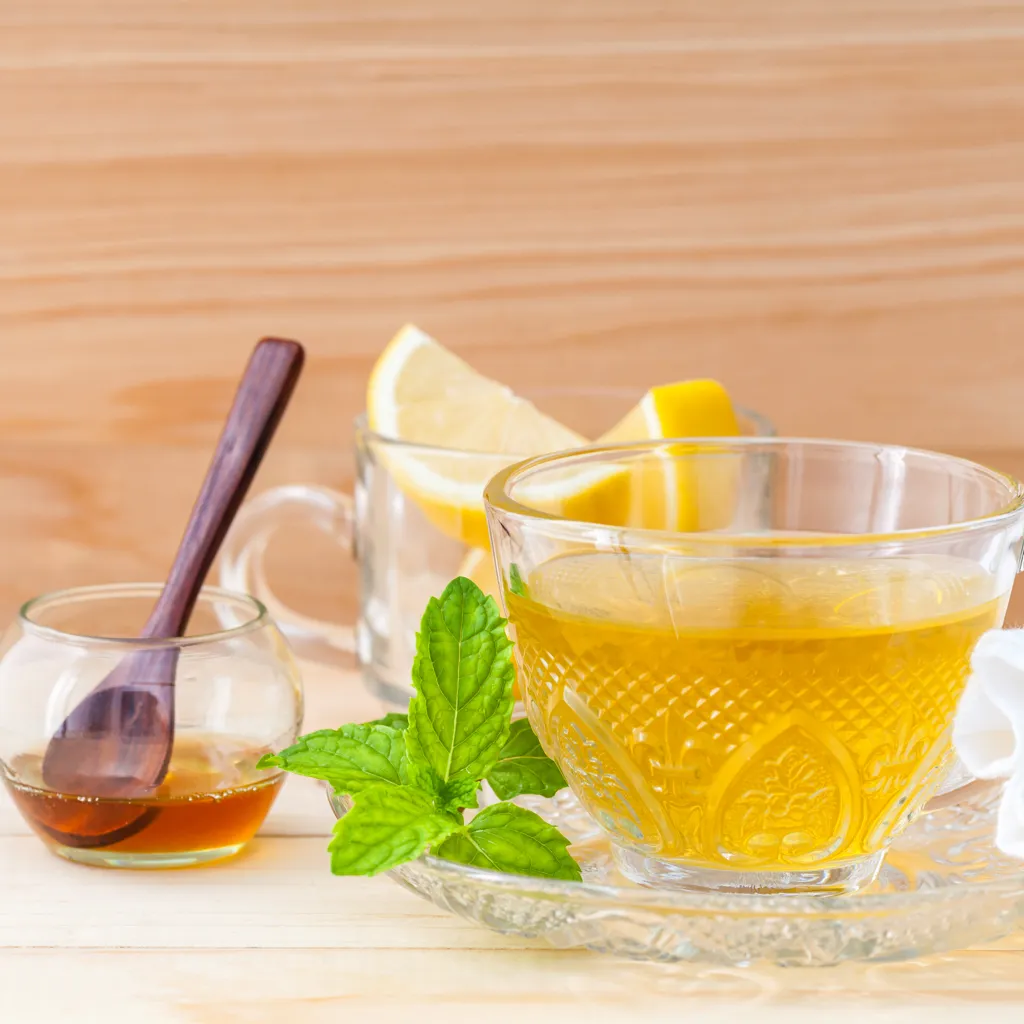 Thé à la menthe et miel : Recette de Thé à la menthe et miel