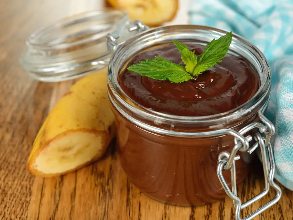 confiture mixée de fraises et de bananes